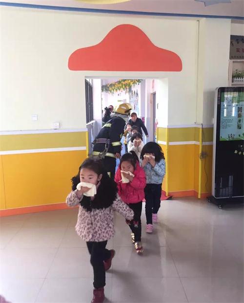 宜黄县幼儿园消防应急演练 - 活动速递 - 创艺星
