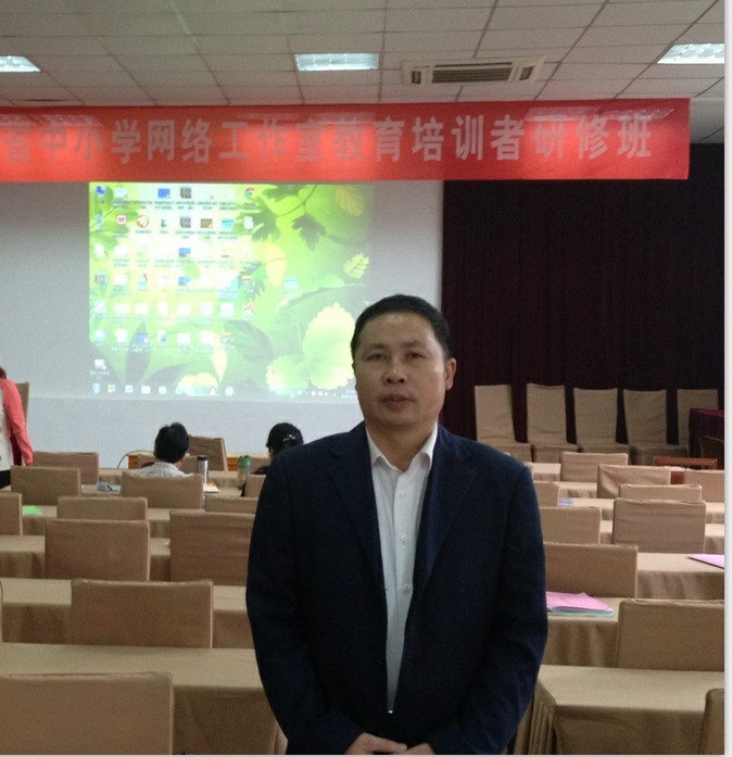 韩老师赴南昌参加国培(2013)全省工作室教育