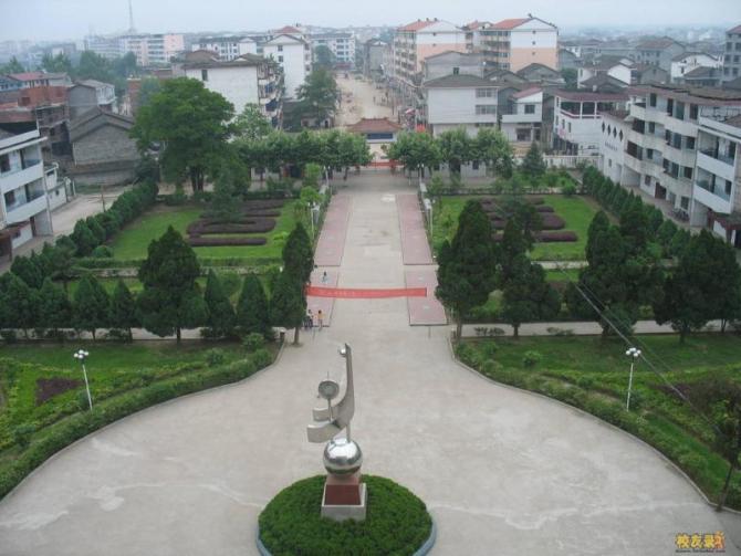 崇仁一中校园的标志 - 图片新闻 - 仁理之乡―崇
