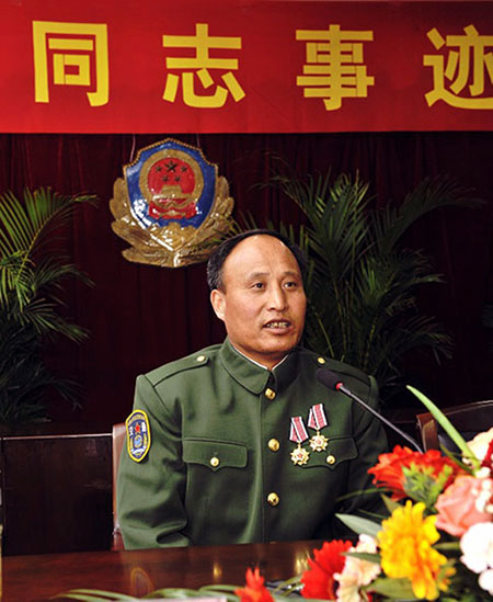 2013感动中国十大人物颁奖词 - 语文广角 - 花