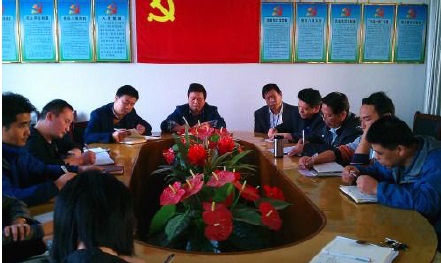 立师德、树师风--银三角实验学校开展师德师